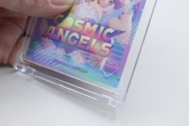 スリーブい入れたまま収納できるセリアのカードローダー