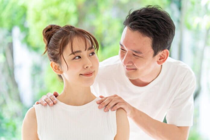 恋に落ちた瞬間の男性心理とは？ 女性に思わず「好き」と感じる瞬間5つ