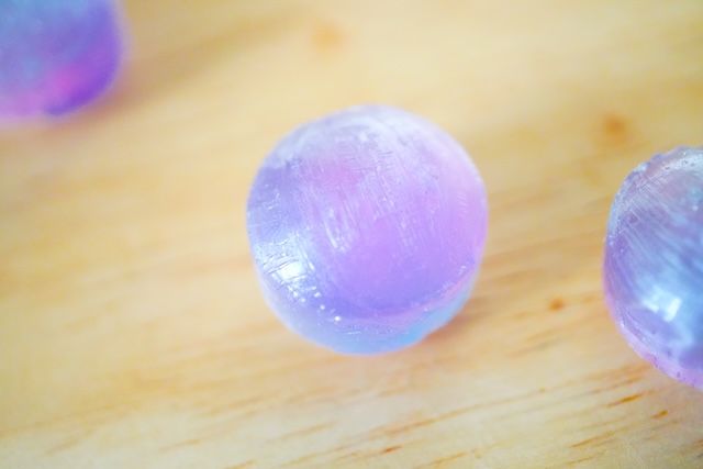 オーロラカラーの飴
