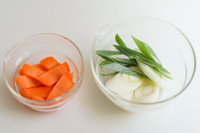 カレーうどん レシピ 材料を切る