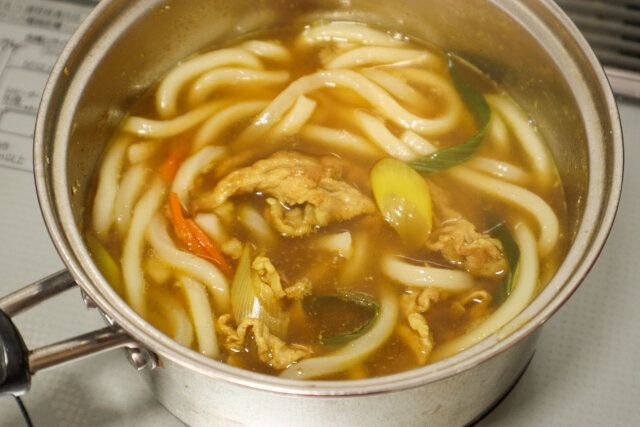 カレーうどん レシピ うどんを煮る