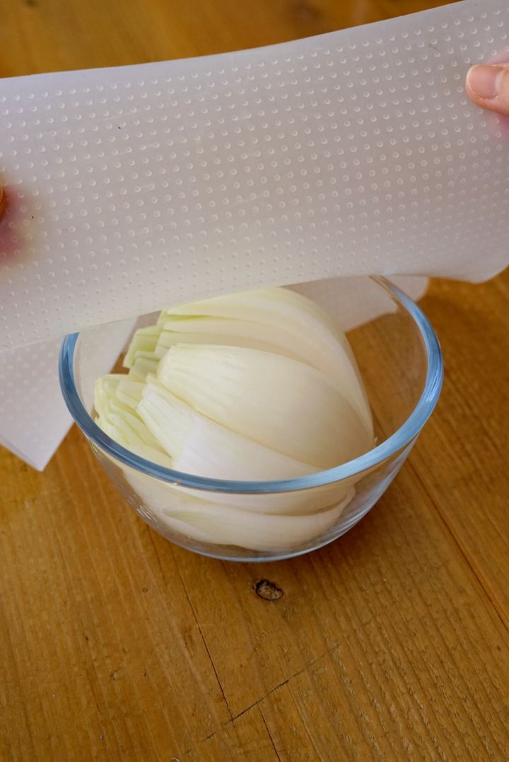 少ない材料で絶品おつまみ！新玉ねぎとカマンベールチーズのグラタン【料理家 あやかの旬野菜を使ったアペロおつまみ vol.6 〜レシピで旅するヨーロッパ〜】