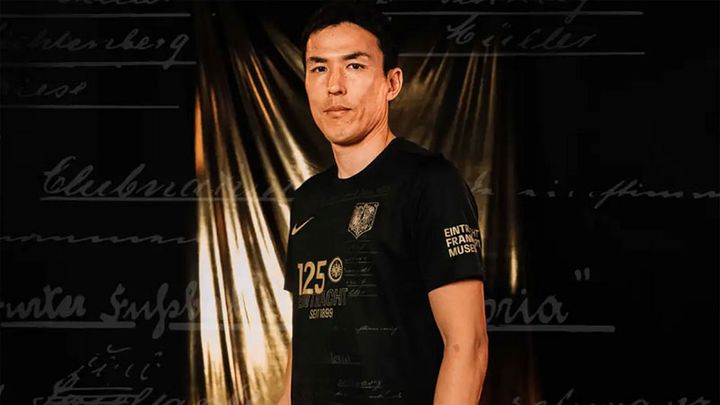 フランクフルト、荘厳で美しい125周年記念ユニフォームを発表！ビジュアルに長谷部誠が“主役”で起用される