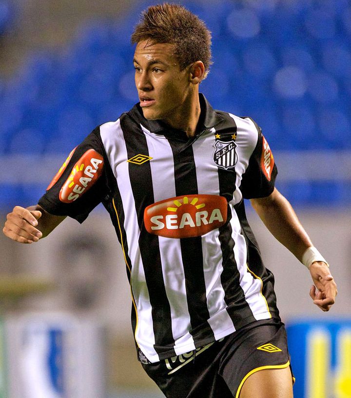 サッカー界で最高の「白黒ストライプ」ユニフォームを着る5つのチーム