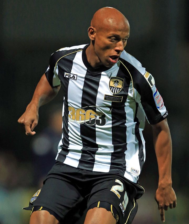 サッカー界で最高の「白黒ストライプ」ユニフォームを着る5つのチーム