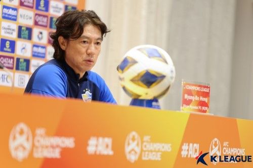 ホン・ミョンボ監督