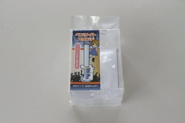 セリアのペンライトスタンドのパッケージ