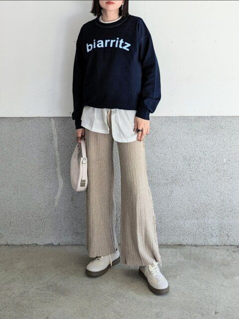 春の白シャツの着回しコーデ