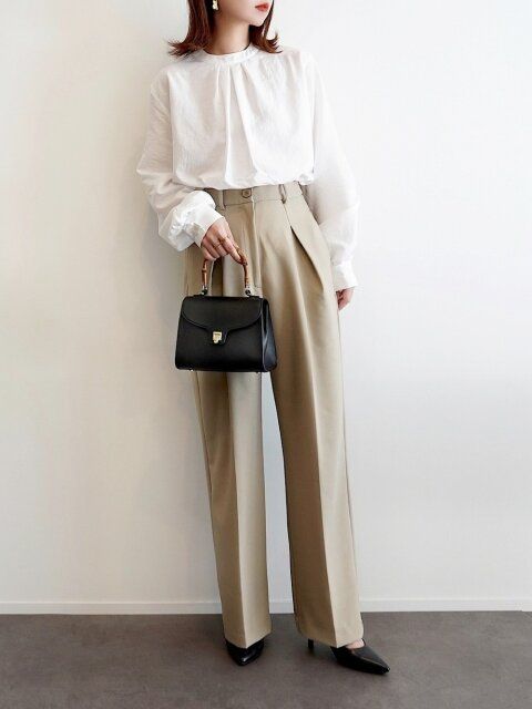 春の白シャツの着回しコーデ