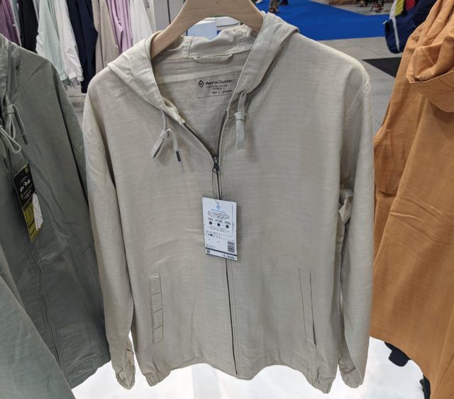 ワークマン「スラブパーカーベージュ」