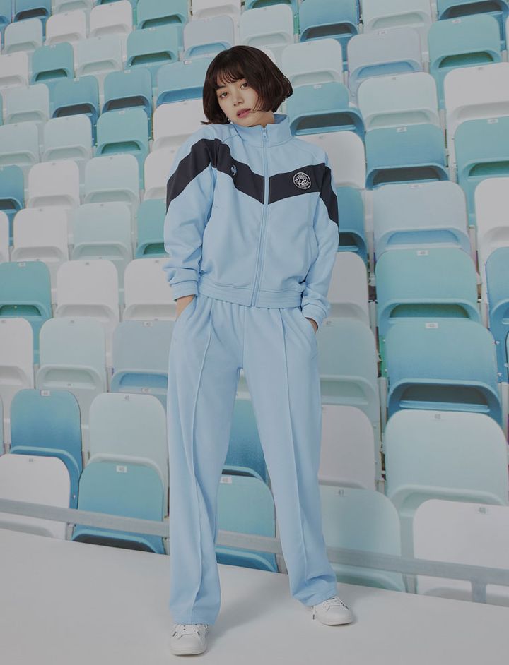 『池田エライザ×ルコックスポルティフ』最新作が登場！エライザさんの「サッカーはユニがかわいい」から生まれたアイテム