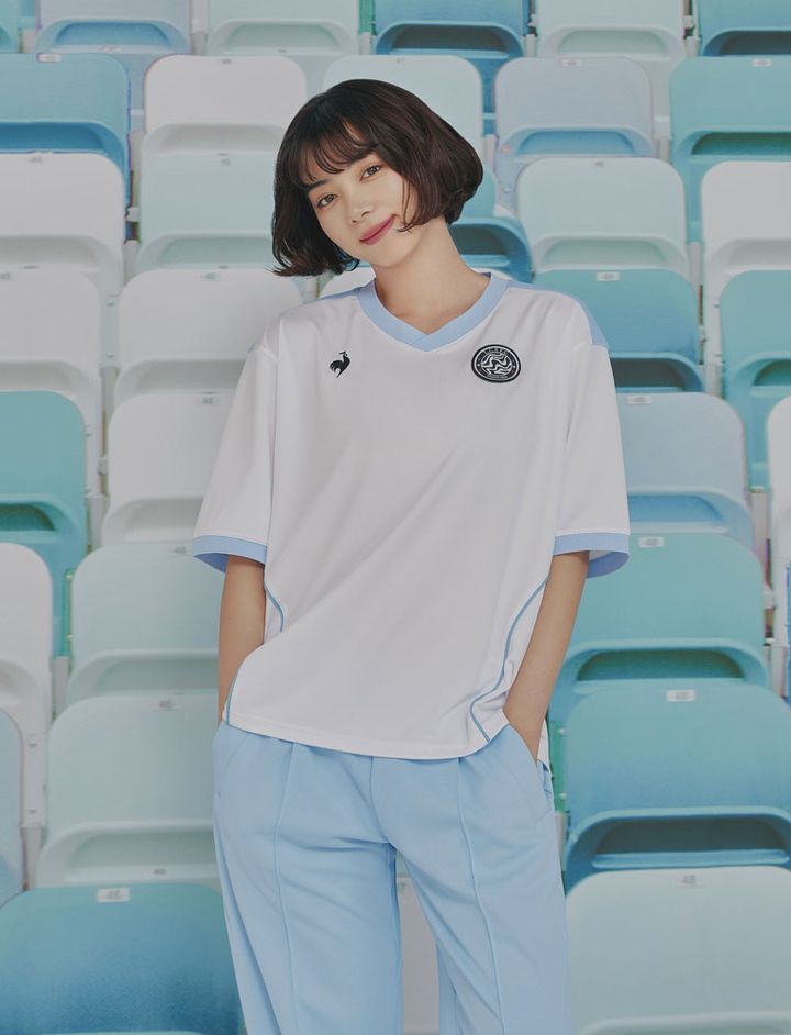 『池田エライザ×ルコックスポルティフ』最新作が登場！エライザさんの「サッカーはユニがかわいい」から生まれたアイテム