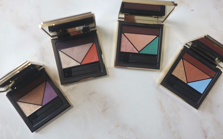 プラダ ビューティの「ダイメンションズ マルチエフェクト アイシャドウ」全色スウォッチ！イエベ、ブルベ別のおすすめも紹介