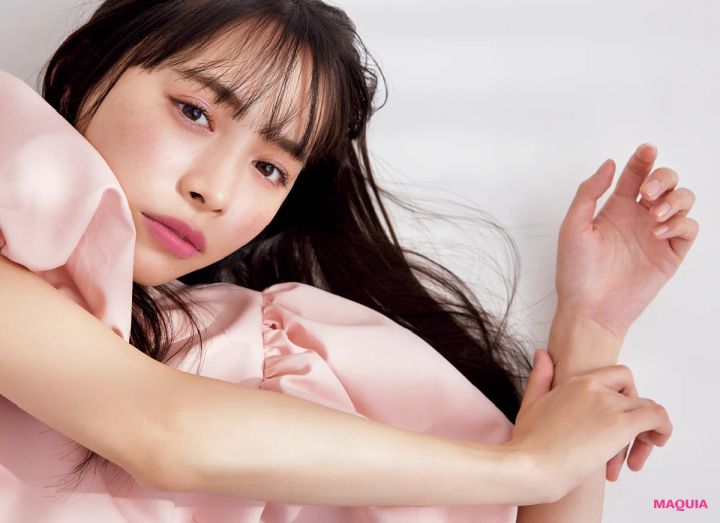 井桁弘恵 ピンクメイク 春メイク