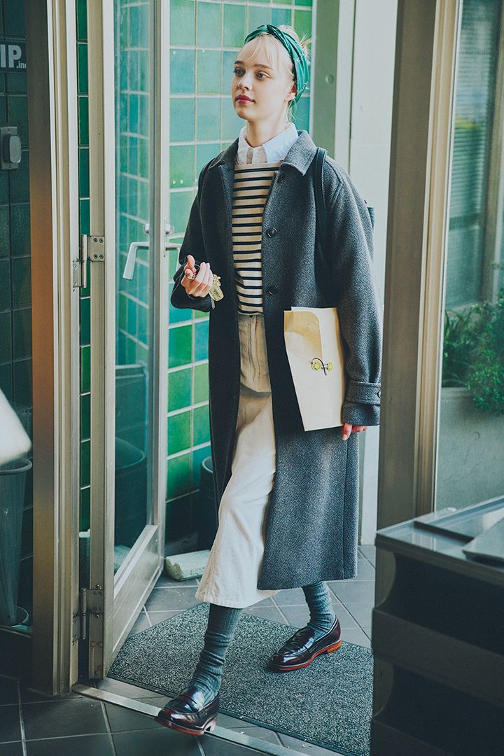デニムとの相性抜群です！バルマカーンコートの着こなし4選