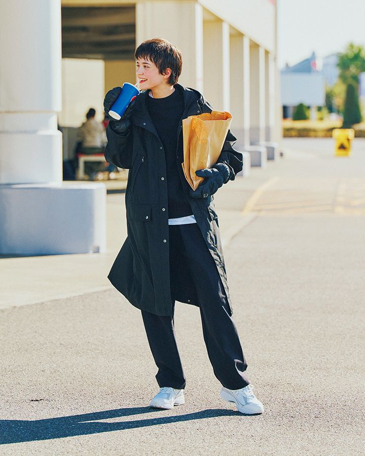 黒が主役のモノトーンコーデからチラ見えするホワイトが秀逸！【本日のFUDGE GIRL-2月23日】