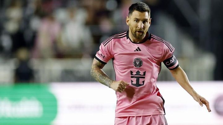 MLS開幕戦でメッシが見せた…「倒れている相手選手を抜き去る」余裕プレーが話題