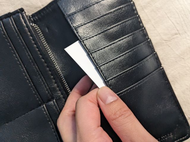 チケットも入れられる隠しポケット