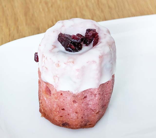 紀伊國屋「カラーミニスイーツバッグ（さくら）」の「クグロフティノ ホワイトチョコ×クランベリー」