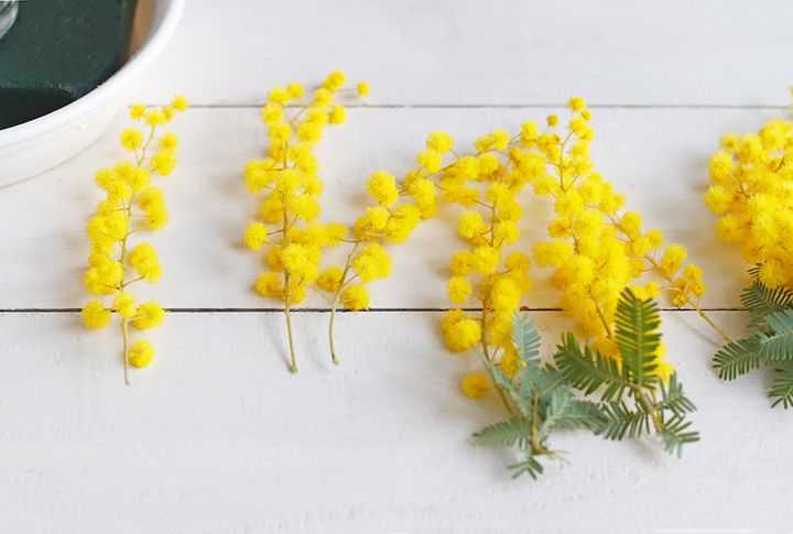 ミモザのキャンドルアレンジ