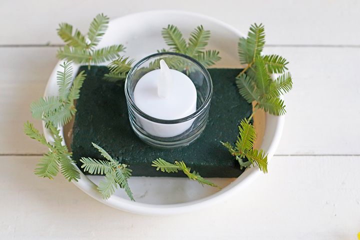 ミモザのキャンドルアレンジ