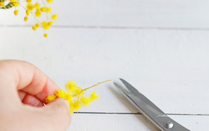 ミモザのキャンドルアレンジ