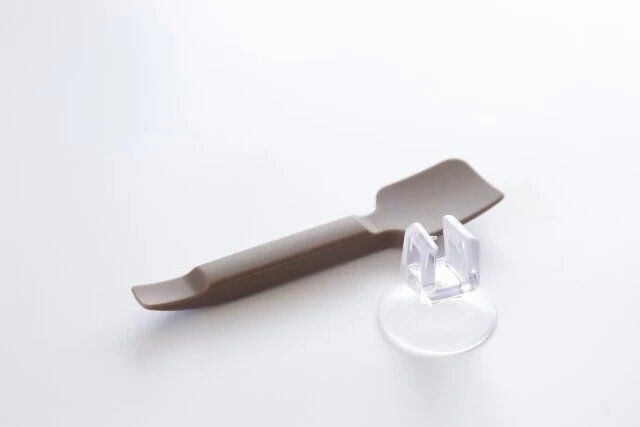 ダイソーのシリコーン スプーン＆スパチュラ 吸盤ホルダー付き