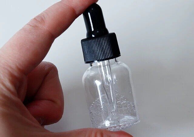 ダイソーのスポイトボトル