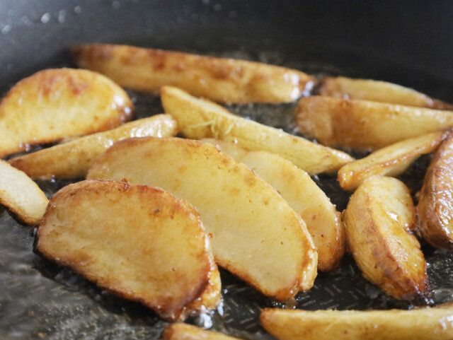 NYストリップステーキランチプレート レシピ フライドポテトを焼く