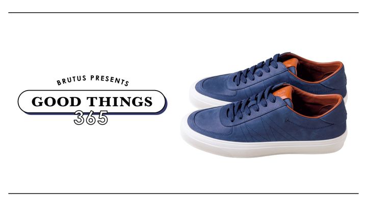 〈モンクレール〉のスニーカー