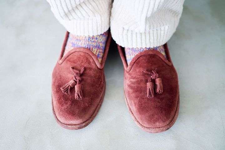 俳優・モデル 菊池亜希子さんの私服ファッションスナップ。軽やかな白のワントーンコーデを小物でクラシカルに