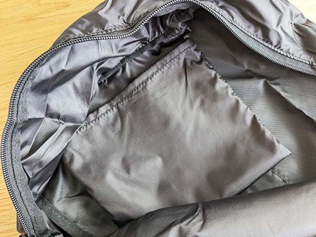 無印良品「たためる 撥水リュックサック」の内ポケット