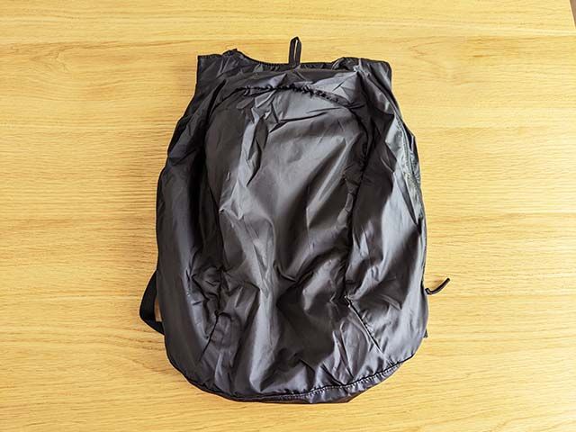 無印良品「たためる 撥水リュックサック」を広げた様子
