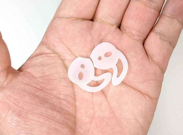 こちらがダイソーで110円の「AirPods＆EarPods用シリコンカバー」2