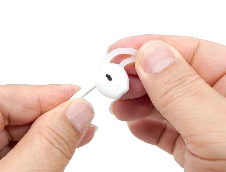 こちらがダイソーで110円の「AirPods＆EarPods用シリコンカバー」3