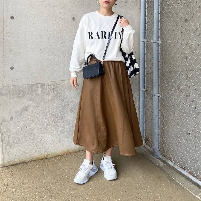 大人におすすめのレディース白スニーカー春コーデ