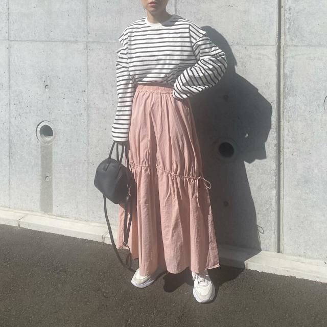 大人におすすめのレディース白スニーカー春コーデ