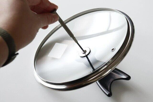 立たせる鍋つまみ18-22cmの取り付け方