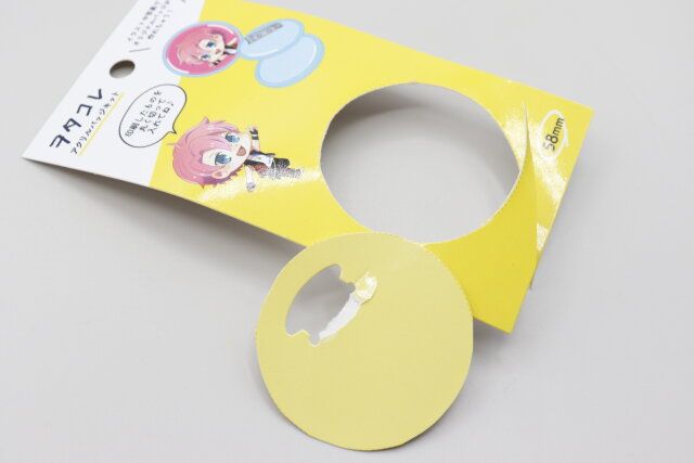 セリアのヲタコレ アクリルバッジキット 58mmの台紙