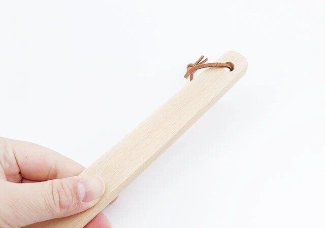 ダイソーのブナの木 靴べらのデザイン