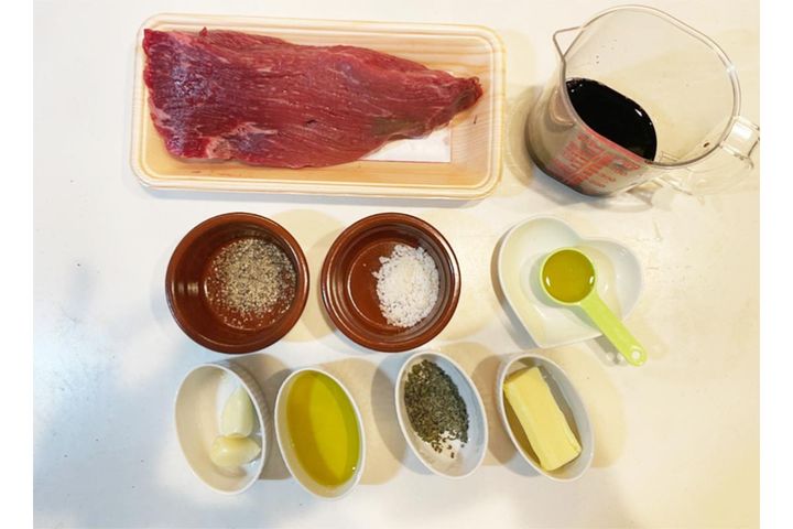 フライパン一つで簡単 “バジル香る絶品ローストビーフ”材料