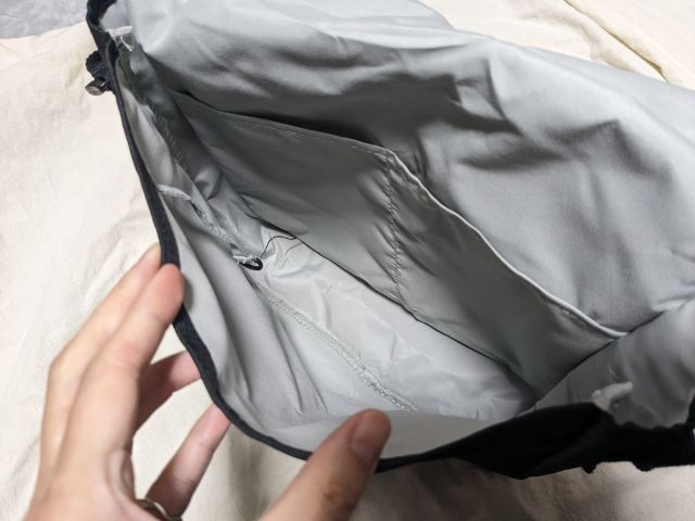 中を開いたところ