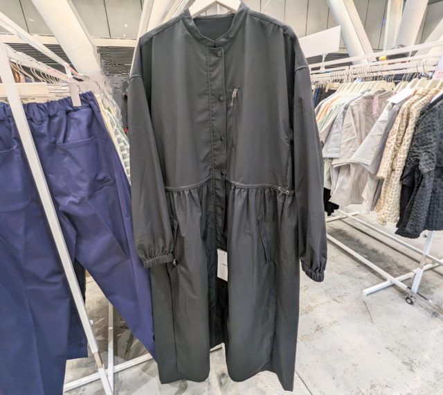 ウエストのギャザー位置が高い