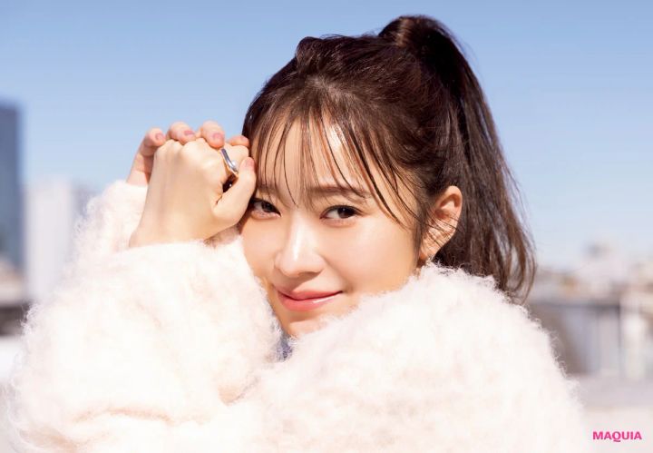 指原莉乃さんの春メイク。パステルピンクのニットは、甘すぎないピンクのワントーンで大人っぽく_3