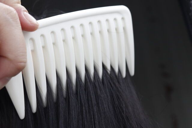 セリアのウェーブコーム 大を使用した様子