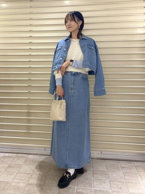 春のデニムスカートコーデ