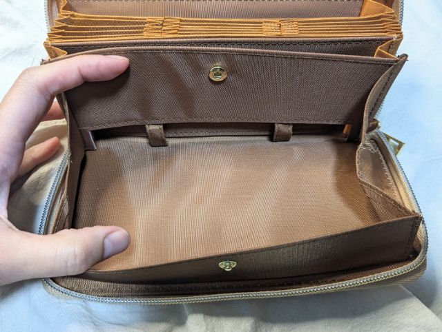 財布の内側、小銭部分