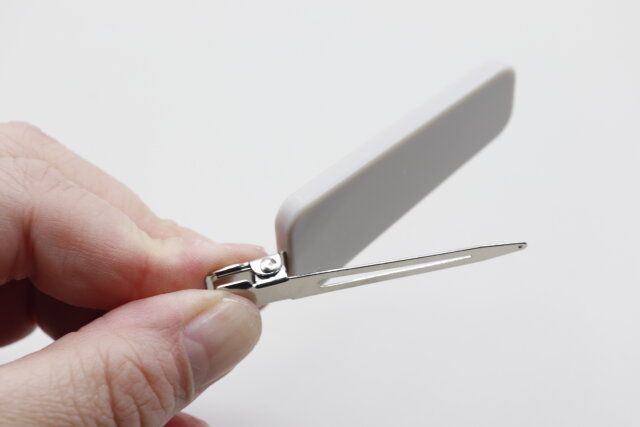 キャンドゥの前髪クリップ（ミラー付き）