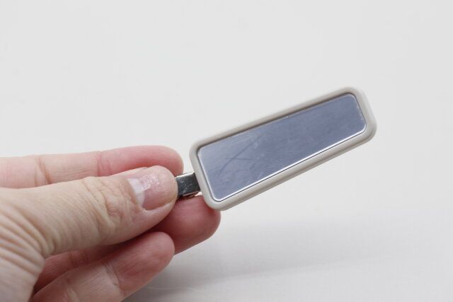 キャンドゥの前髪クリップ（ミラー付き）