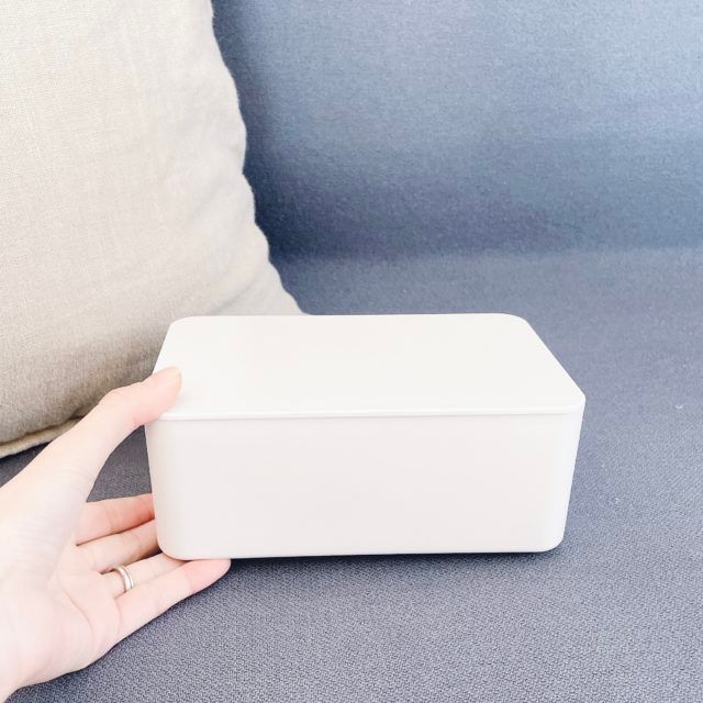 ケースを手で持った写真